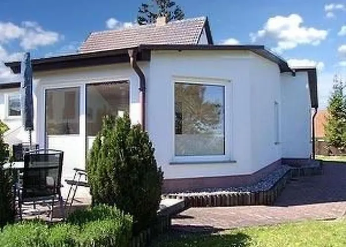 Modern Ausgestattetes Mit Terrasse By Interhome בית נופש